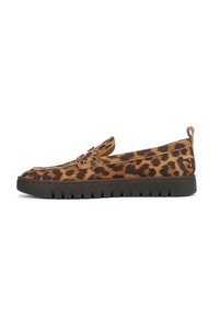 Unselected, tan leopard sde