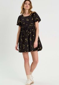 Cache Cache WEIT AUSGESTELLTES BALLKLEID - Robe de jour - jaune