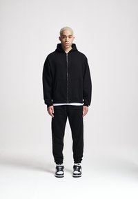 2Y Studios Felpa con zip - black