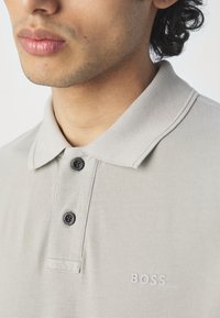 BOSS PRIME - Pikeepaita - light pastel grey