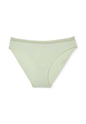 Sous-vêtement féminin style bikini vert clair avec une ceinture en dentelle décorative sur fond blanc.