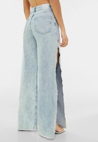 Bershka Flared jeans - light blue
