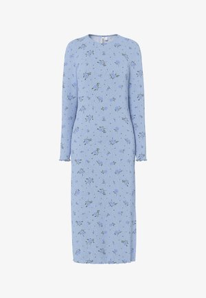 Modré světle modré šaty s dlouhým rukávem z žebrovaného úpletu, s drobným fialovým květinovým potiskem a volánkovými lemy na rukávech a spodním okraji.