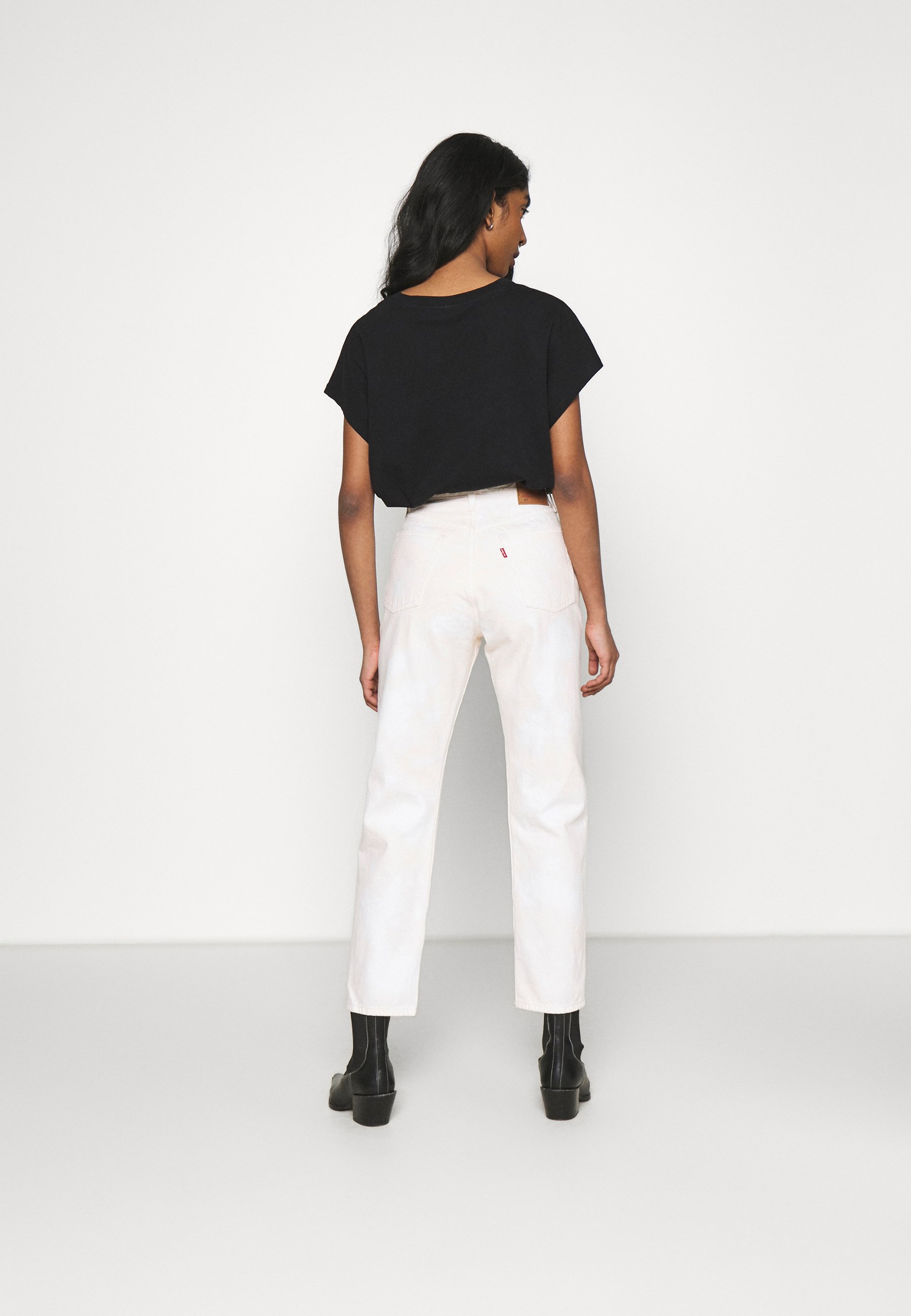 Levis 501 in the peach Clearance