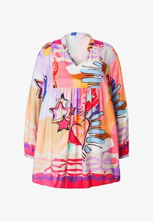 Abito colorato, ampio e con maniche lunghe, scollatura a V e vita arricciata. Presenta motivi astratti in tonalità di rosa, arancione e viola.