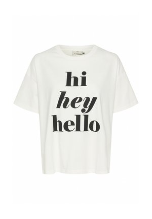 Fehér, rövid ujjas pamut póló, amelynek elején feltűnő fekete felirat látható: "hi hey hello" különböző betűtípusokban és méretekben.