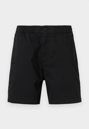 Zwarte herenshorts met elastische tailleband, knoopsluiting en halflange pijpen, afgebeeld tegen een neutrale achtergrond.