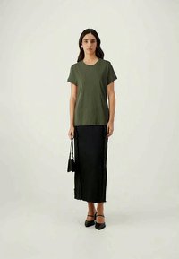 Samsøe Samsøe SOLLY TEE SOLID - Basic T-shirt - deep depths