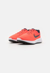 nike performance revolution 4