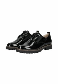 Scarpe stringate in pelle nera lucida con suole in gomma spesse e dettagli di cucitura, viste da un angolo frontale.