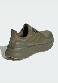 adidas Performance ULTRABOOST 5 GTX - Scarpe da corsa su strada - olive strata   olive strata   silver pebble