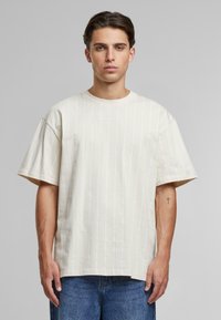 Karl Kani SIGNATURE ESSENTIAL - Camiseta estampada - light sand