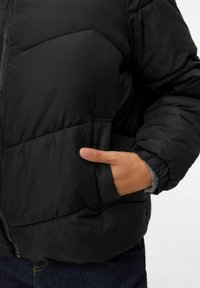 Vero Moda Curve VMCLIGARIO - Veste d'hiver - black