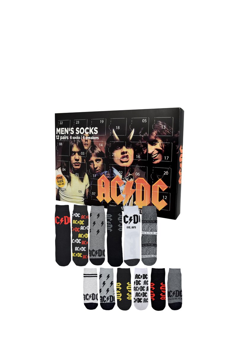 Set di calze da uomo composto da 12 paia in nero, grigio e bianco. I design includono loghi e fulmini. Viene confezionato in una scatola con immagini degli AC/DC.