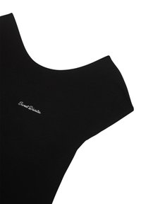 Top nero off-shoulder realizzato in morbido tessuto, con maniche corte e ricamo bianco "Sweet Disaster" sulla parte anteriore.