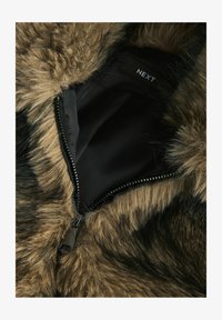 Ausgewählt, neutral