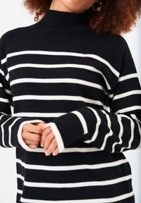 GINI LONDON HIGH NECK STRIPE - Jumper dress - schwarz