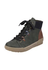 Baskets montantes en cuir vert avec des lacets noirs, semelle en caoutchouc beige et accents marron. Présente des œillets multicolores et des détails brodés.