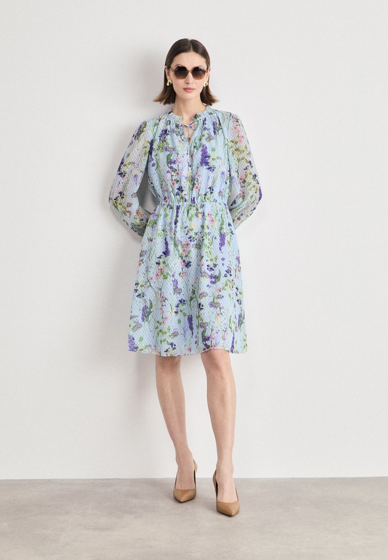 Marc Cain Robe de jour - soft summer sky