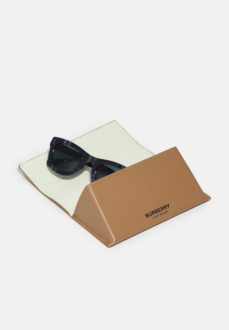 Herren Mützen, Hüte & Caps | Burberry SIDNEY UNISEX Sonnenbrille navy check/dunkelblau - KA82797 Herren Mützen, Hüte & Caps | Burberry SIDNEY UNISEX Sonnenbrille navy check/dunkelblau - KA82797