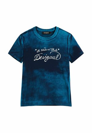 Blå tie-dye t-shirt med korte ærmer med hvid kursiv tekst "La vida es Chula" og "Desigual" på fronten, rund halsudskæring, mærke indeni kraven.