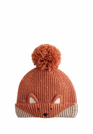 Orange gerippte Strickmütze mit einem Pom-Pom an der Oberseite, ausgestattet mit einem Fuchs-Gesicht-Design mit Ohren und einem beigen Bund. Weiche Textur mit bunten Sprenkeln.