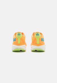 HOKA CLIFTON 9 - Scarpe da corsa su strada - solar flare/lettuce