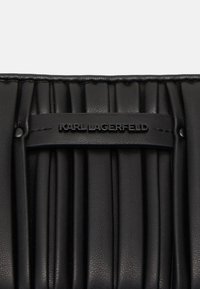KARL LAGERFELD KUSHION ZIP - Portafoglio - black