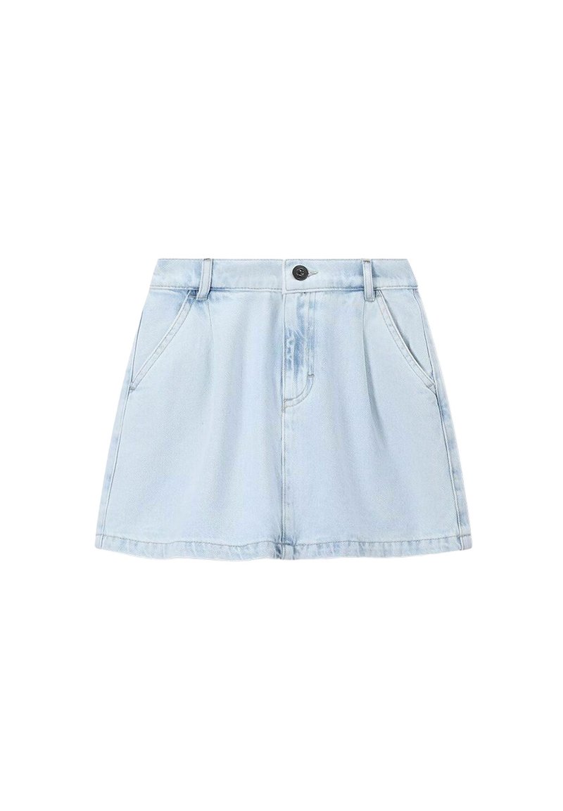 Lichtblauwe denim rok met een rechte silhouet, twee voorzakken, een knoopsluiting en een zoom die halverwege de dij valt. Glad van textuur.