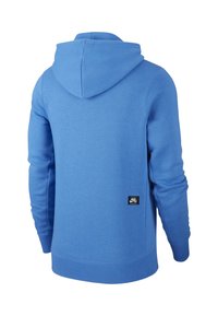 Blå hoodie av mjukt tyg med en framficka i kangurustil, ribbade muddar och fåll, med en liten logotypetikett på baksidan.