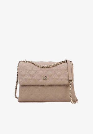 Borsa a tracolla in pelle trapuntata beige con tracolla a catena dorata e piccolo logo dorato sulla patta anteriore.