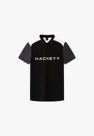 Zwarte polo shirt met een wit logo met de tekst "HACKETT." Bevat contrasterende grijze mouwen en een kraag met rode accenten. Zacht materiaal, standaard pasvorm.