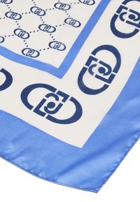 Foulard in seta con sfondo bianco e motivi geometrici blu e blu navy, bordato da un bordo blu solido. Texture liscia.