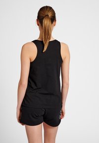 Hummel Top
