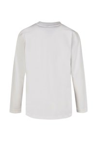 Camicia bianca a maniche lunghe con scollatura rotonda e una texture liscia. Design semplice senza motivi o dettagli visibili.
