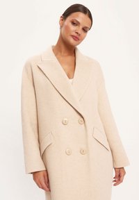 Makalu - Klasyczny płaszcz