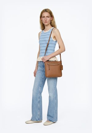 MICHAEL Michael Kors, JET TRAVEL TRAVEL - Τσάντα χιαστί - brown