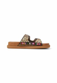 Sandale à glissière tressée marron avec une bande décorative ornée de perles et de pierres multicolores, semelle en caoutchouc et design ouvert au niveau des orteils.