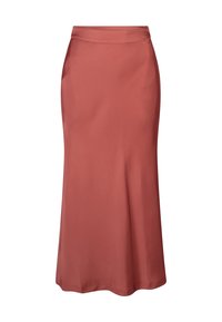 Rustkleurige satijnen midi-jurk met een gladde textuur, aangesloten taille en uitlopende silhouet. Geen zichtbare patronen of versieringen.