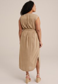 WE Fashion CURVE - Denní šaty - beige
