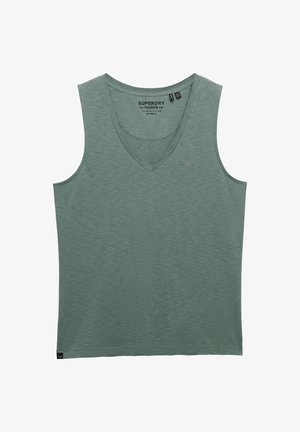 Débardeur pour homme vert sans manches avec col en V, petit logo brodé et étiquette de marque sur l'ourlet inférieur.