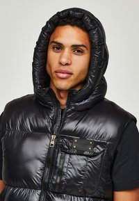 Glorious Gangsta FIDRA CARGO GILET - Strukirani kaput - jet black
