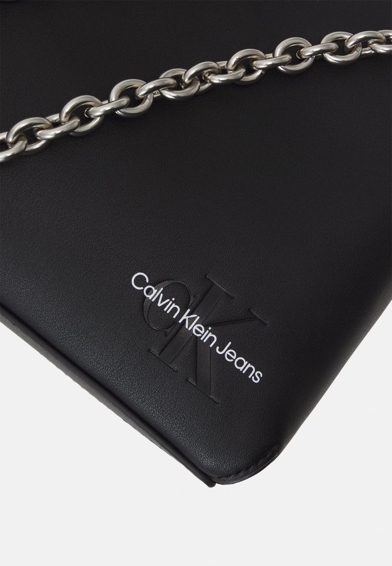 Calvin Klein Jeans SCULPTED SHOULDER BAG CHAIN Handbag black