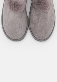 Even&Odd Chinelos - grey