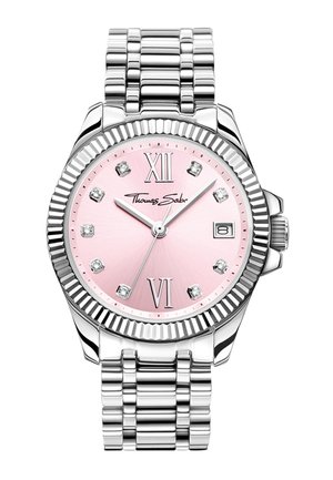 Orologio da polso argento con quadrante rosa, indici ora in cristallo, numeri romani a 12 e 6, datario e logo "Thomas Sabo".