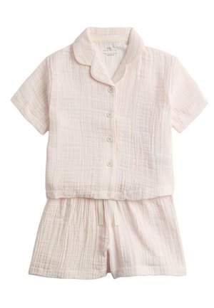 Jasnoróżowa koszula z krótkim rękawem na guziki oraz pasujące szorty z fakturowanej tkaniny ze sznurkiem w talii.