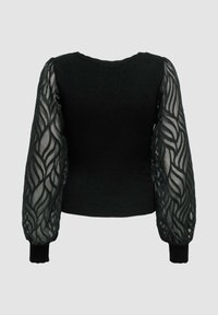 Maglione nero lavorato a maglia con corpo a coste. Le maniche a sbuffo trasparenti e testurizzate presentano un motivo ondulato. I polsini sono lavorati a maglia per una vestibilità aderente.