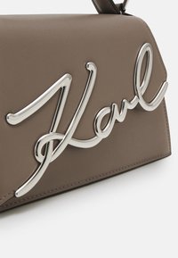 KARL LAGERFELD SIGNATURE - Borsa a mano - ash grey