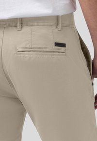 Pierre Cardin FUTUREFLEX ANTIBES - Chinos - vintage khaki