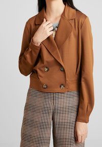 VILA Blazer - brown